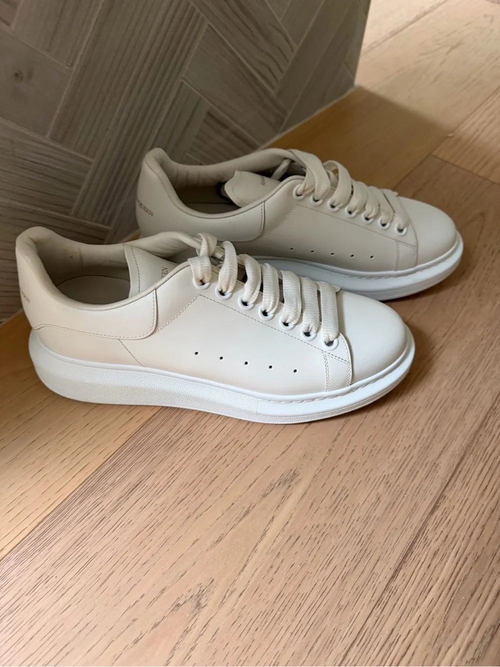 Alexander McQueen Cream Platform Leather Sneakers
